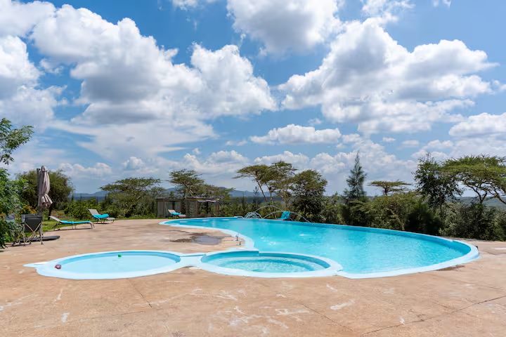 Swimming pool
